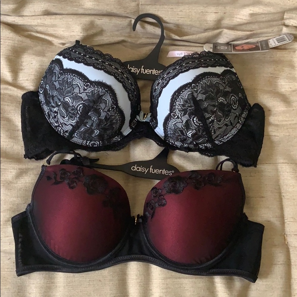 (2) Daisy Fuentes bras 38C